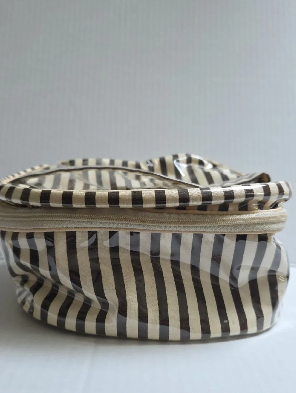 VINTAGE HENRI BENDEL MAKE UP CASE